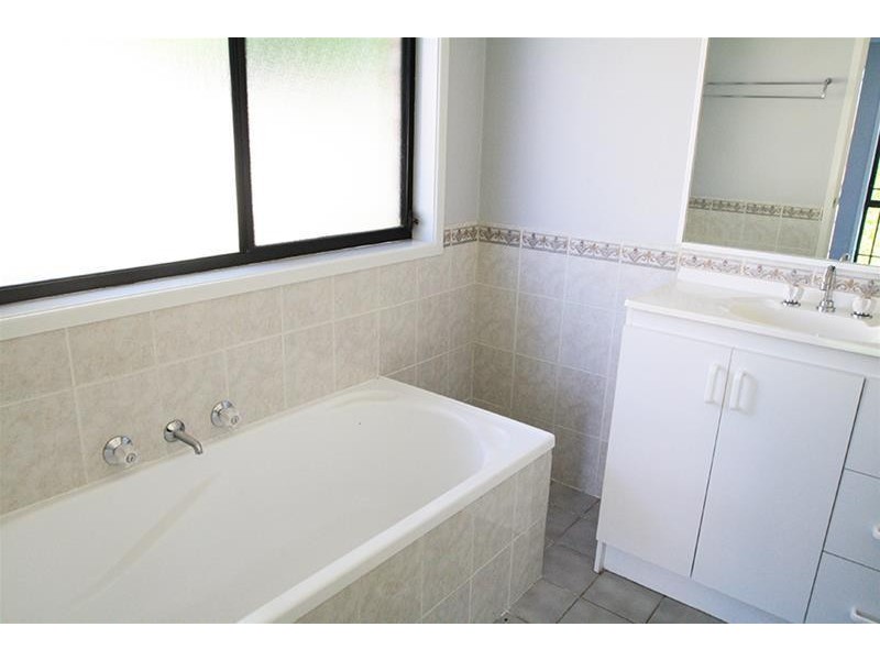 27 Bairds Close, Rutherford NSW 2320