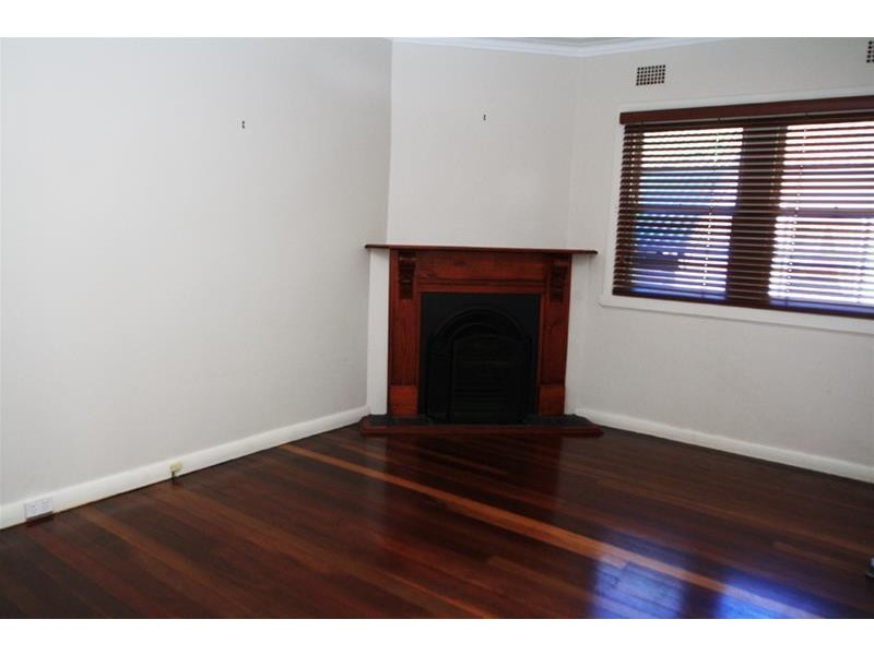 52 Regent Street, Maitland NSW 2320