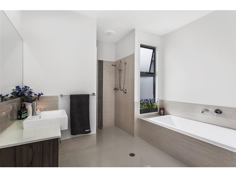 132 Eugaree Street, Southport QLD 4215