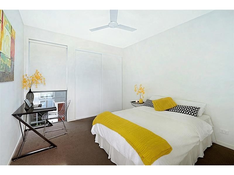 132 Eugaree Street, Southport QLD 4215