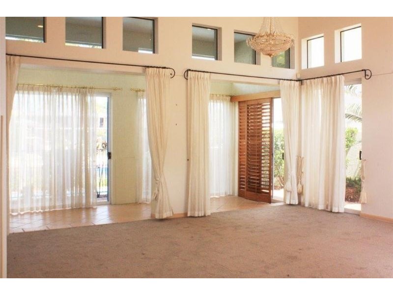 14 Buccaneer Court, Paradise Waters QLD 4217