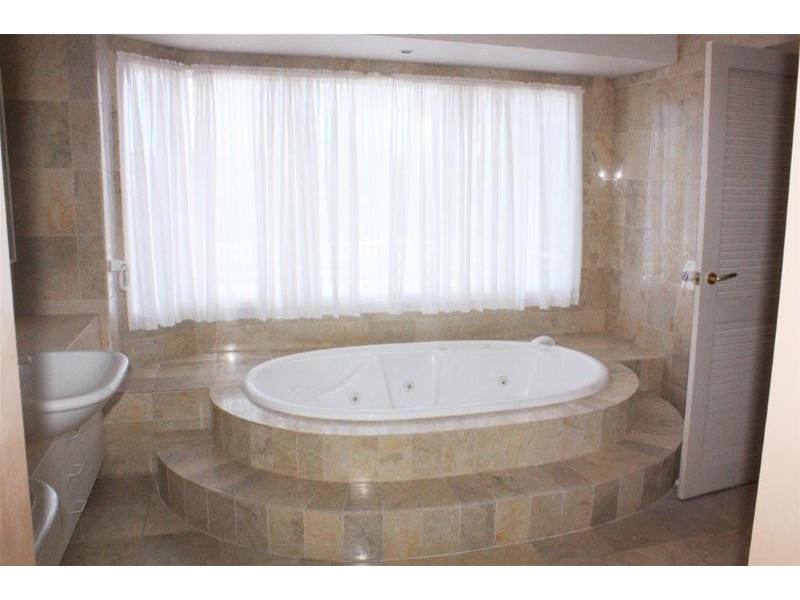 14 Buccaneer Court, Paradise Waters QLD 4217