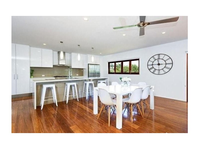 41 Deakin Avenue, Southport QLD 4215