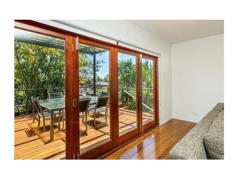 41 Deakin Avenue, Southport QLD 4215