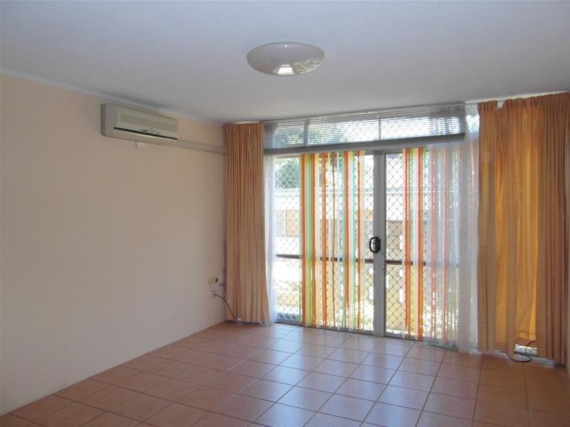 27 Leonard Avenue, Surfers Paradise QLD 4217