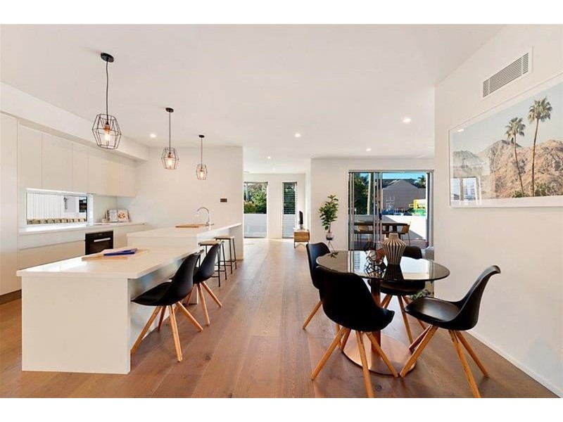 12a  Oak Avenue, Surfers Paradise QLD 4217