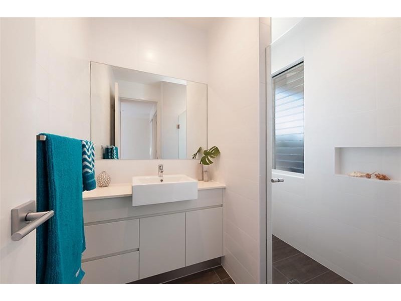 12a  Oak Avenue, Surfers Paradise QLD 4217