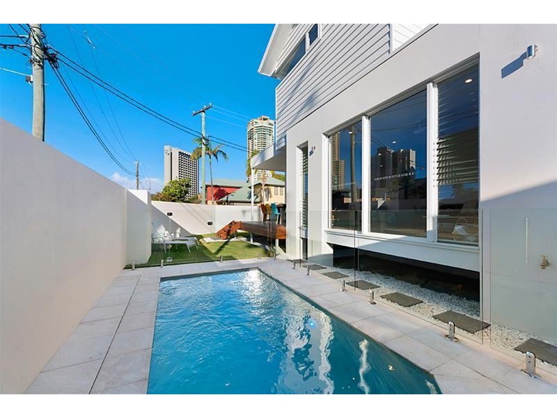 12a  Oak Avenue, Surfers Paradise QLD 4217