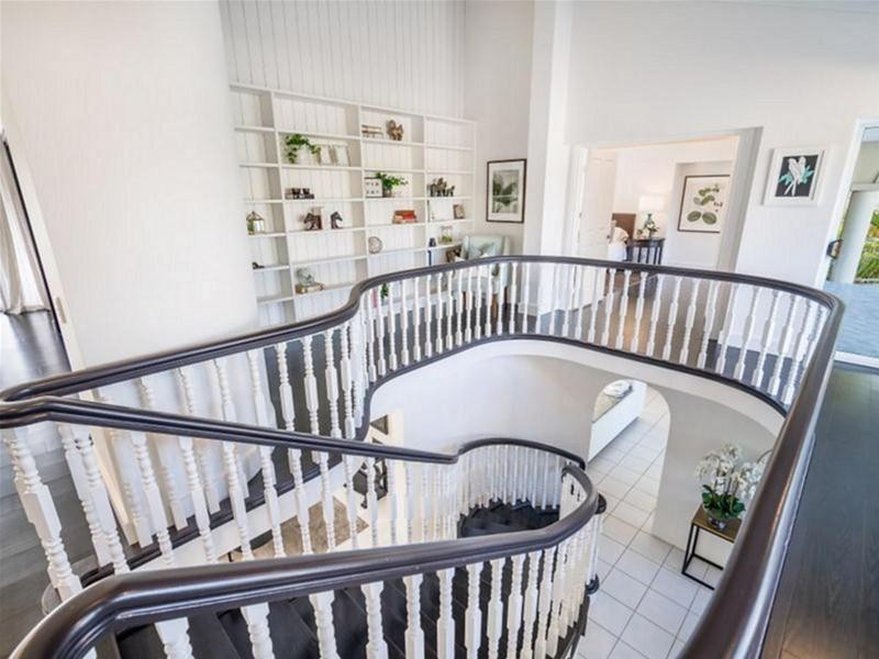 135 Commodore Drive, Paradise Waters QLD 4217