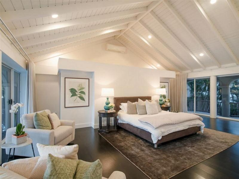 135 Commodore Drive, Paradise Waters QLD 4217