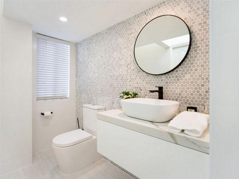 135 Commodore Drive, Paradise Waters QLD 4217