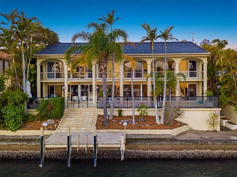 135 Commodore Drive, Paradise Waters QLD 4217