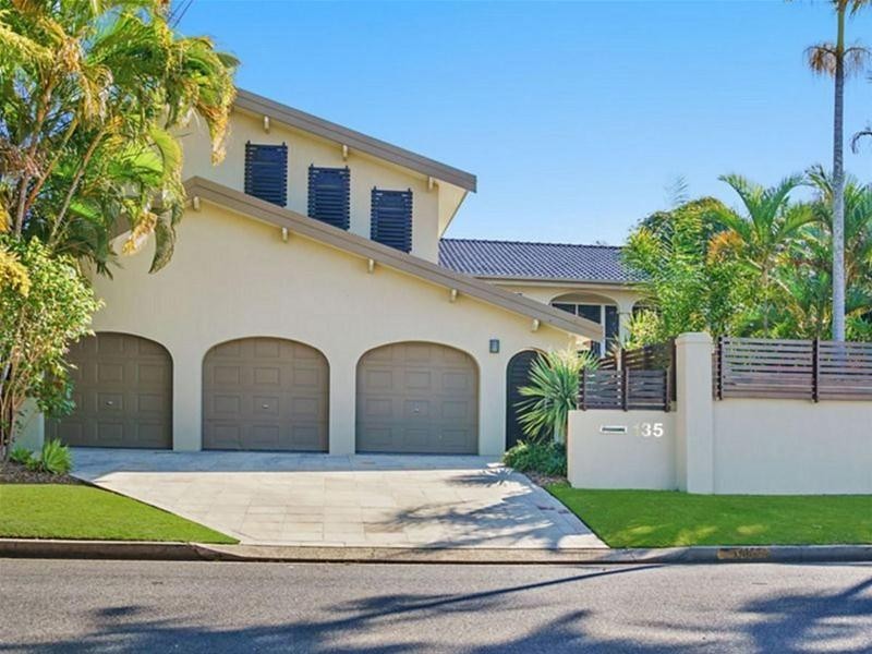 135 Commodore Drive, Paradise Waters QLD 4217