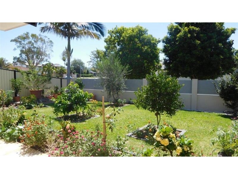 11 Naranja Crescent, Benowa QLD 4217