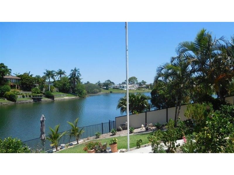 11 Naranja Crescent, Benowa QLD 4217