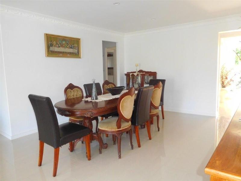 11 Naranja Crescent, Benowa QLD 4217