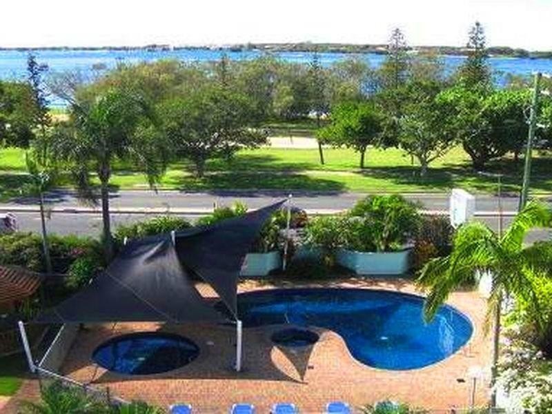 4B/114 Marine Parade, Southport QLD 4215
