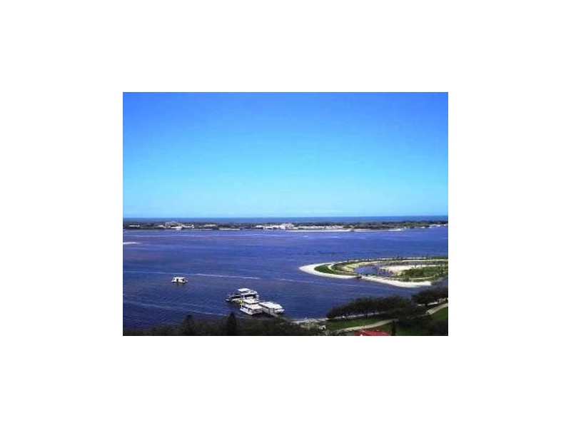 4B/114 Marine Parade, Southport QLD 4215