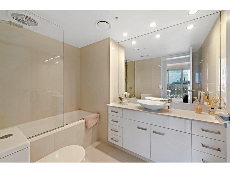 1116/23 Ferny Avenue, Surfers Paradise QLD 4217