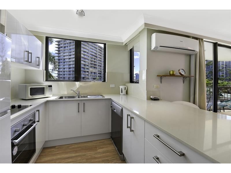 8/2943 Surfers Paradise Boulevard, Surfers Paradise QLD 4217