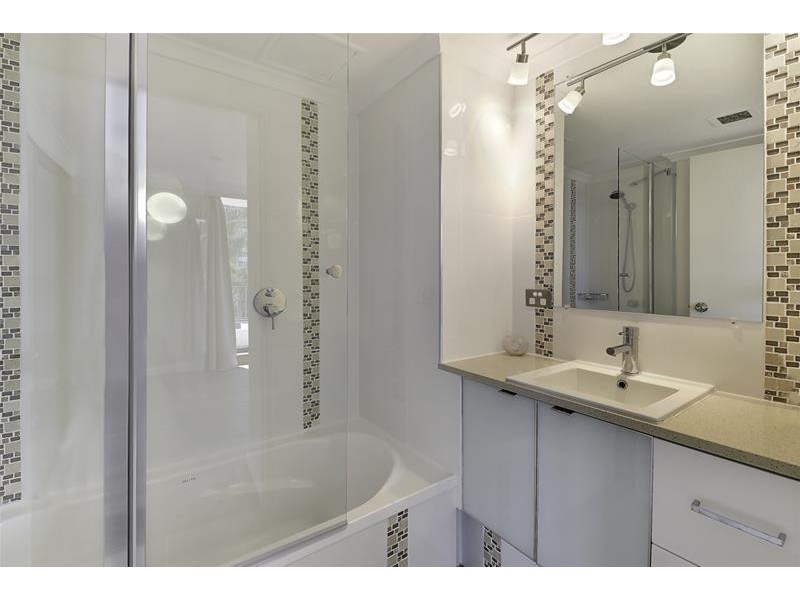 8/2943 Surfers Paradise Boulevard, Surfers Paradise QLD 4217