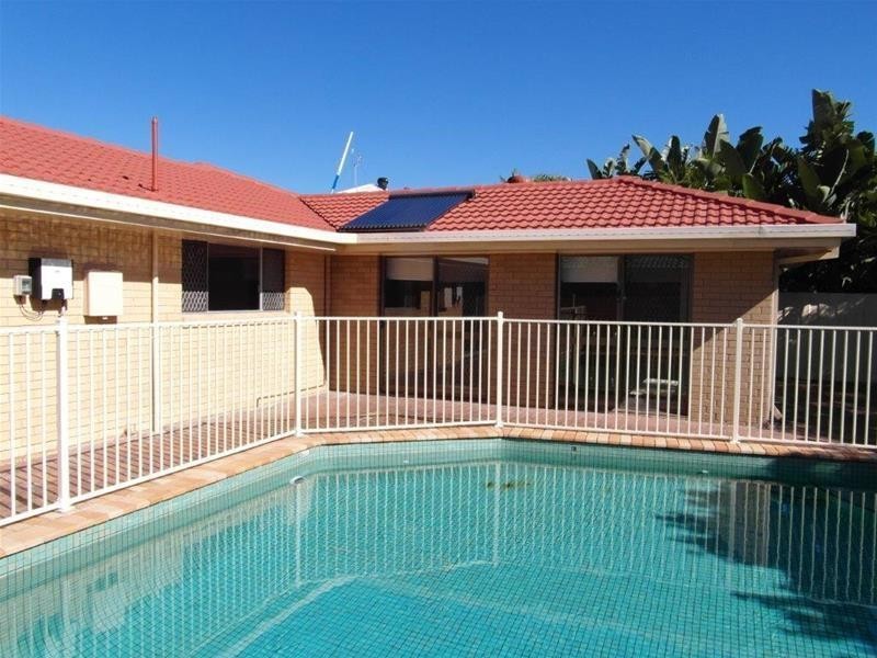 5 St Andrews Avenue, Isle Of Capri QLD 4217