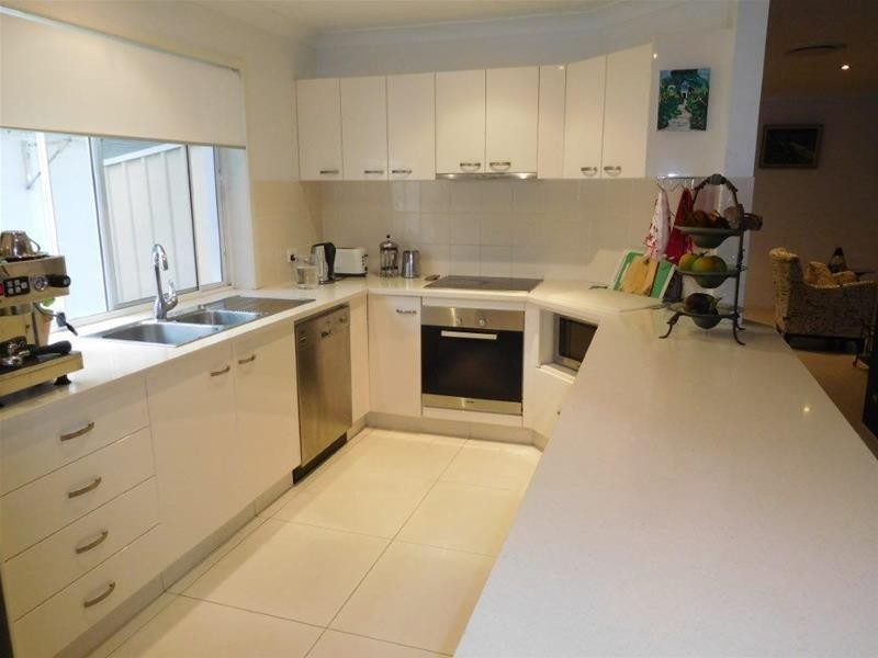 19 Stanhill Drive, Chevron Island QLD 4217