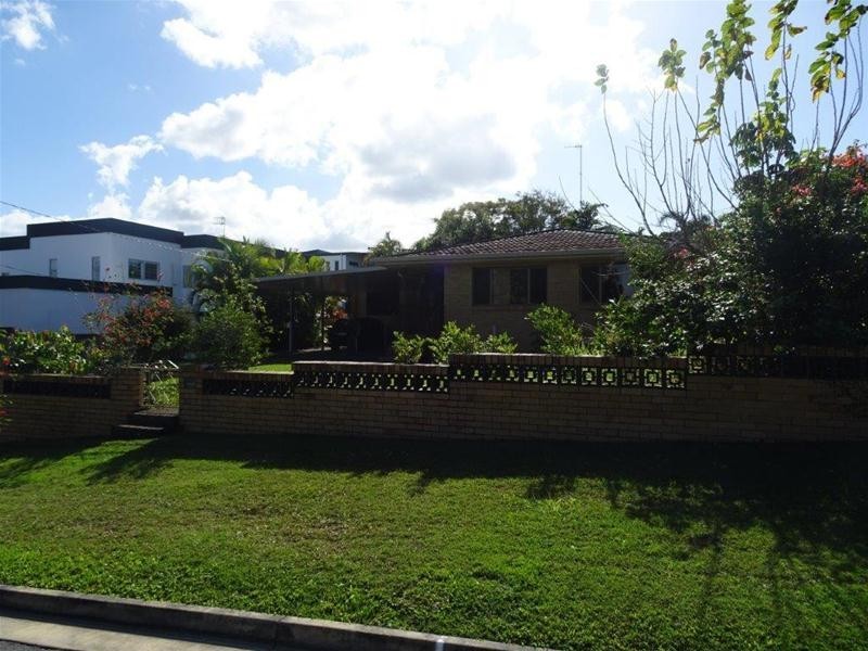 129 Falconer Street, Southport QLD 4215