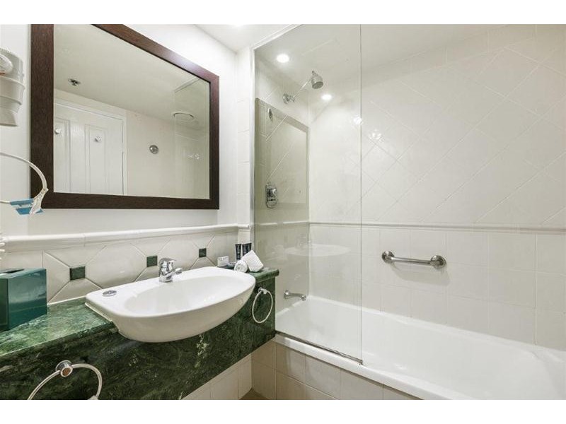 25 Laycock Street, Surfers Paradise QLD 4217