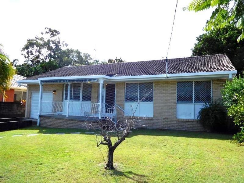 12 Wallace Street, Southport QLD 4215