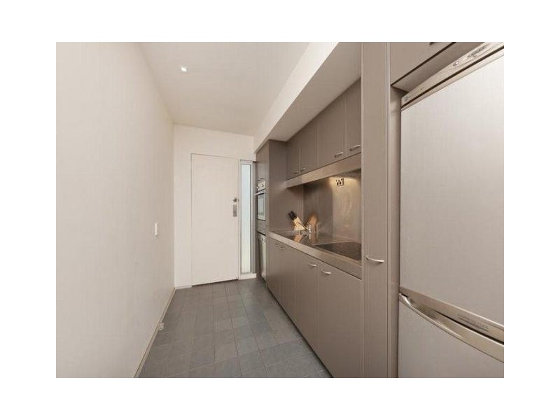 4 Holborow Close, Surfers Paradise QLD 4217