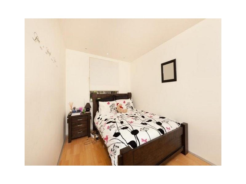 4 Holborow Close, Surfers Paradise QLD 4217