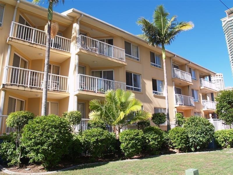 35 Palm Avenue “Bay Lodge” Budds Beach, Surfers Paradise QLD 4217