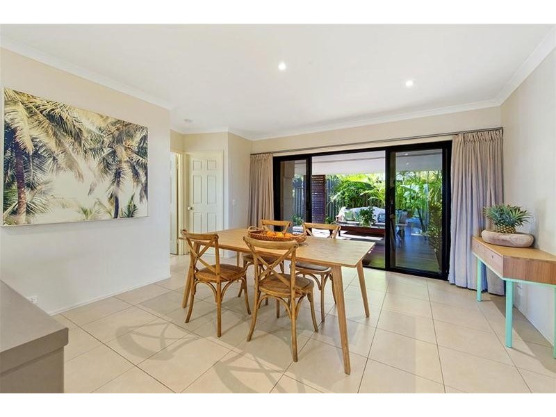 2  Girraween Grove, Ashmore QLD 4214