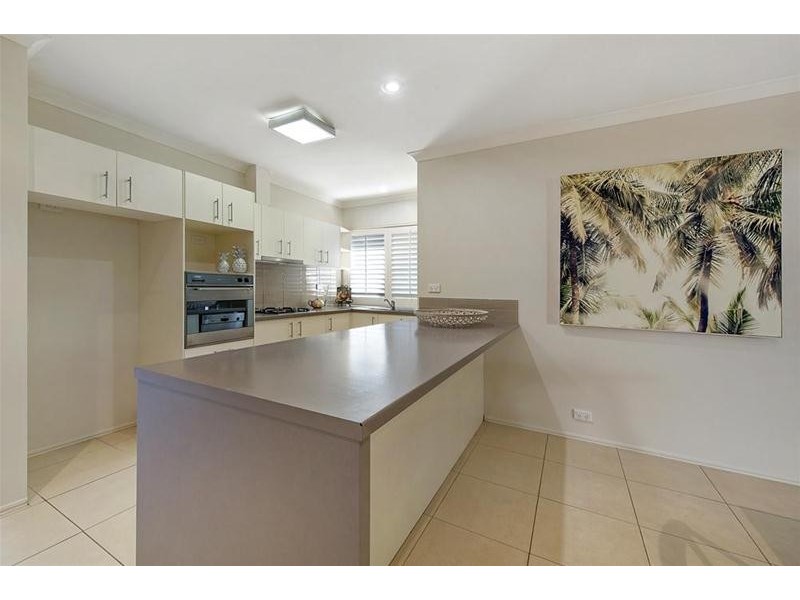 2  Girraween Grove, Ashmore QLD 4214