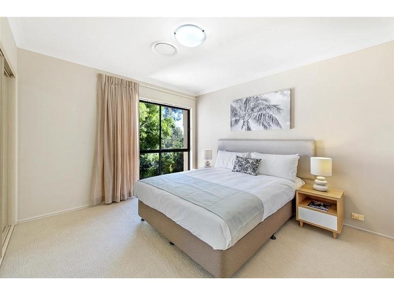 2  Girraween Grove, Ashmore QLD 4214