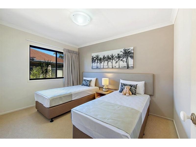 2  Girraween Grove, Ashmore QLD 4214