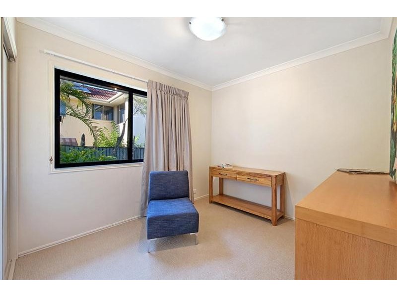 2  Girraween Grove, Ashmore QLD 4214