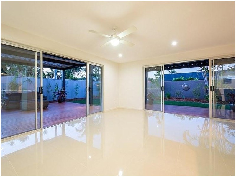 67 Allawah Street, Sorrento QLD 4217