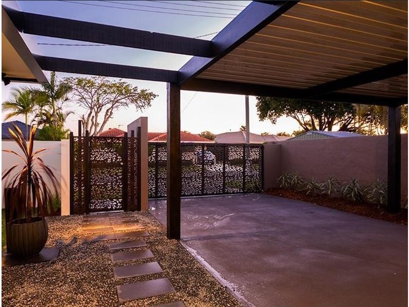 67 Allawah Street, Sorrento QLD 4217