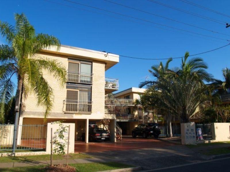 19 Leonard Avenue, Surfers Paradise QLD 4217