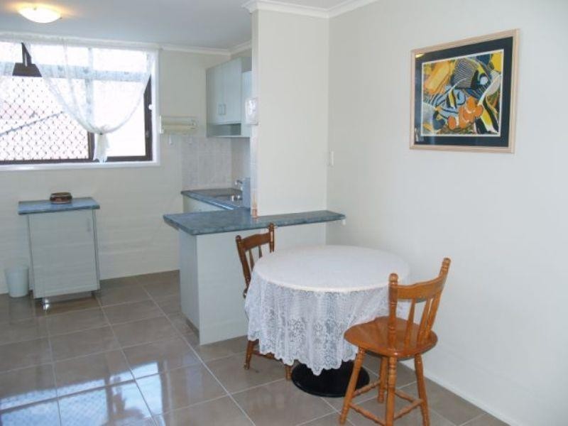 19 Leonard Avenue, Surfers Paradise QLD 4217