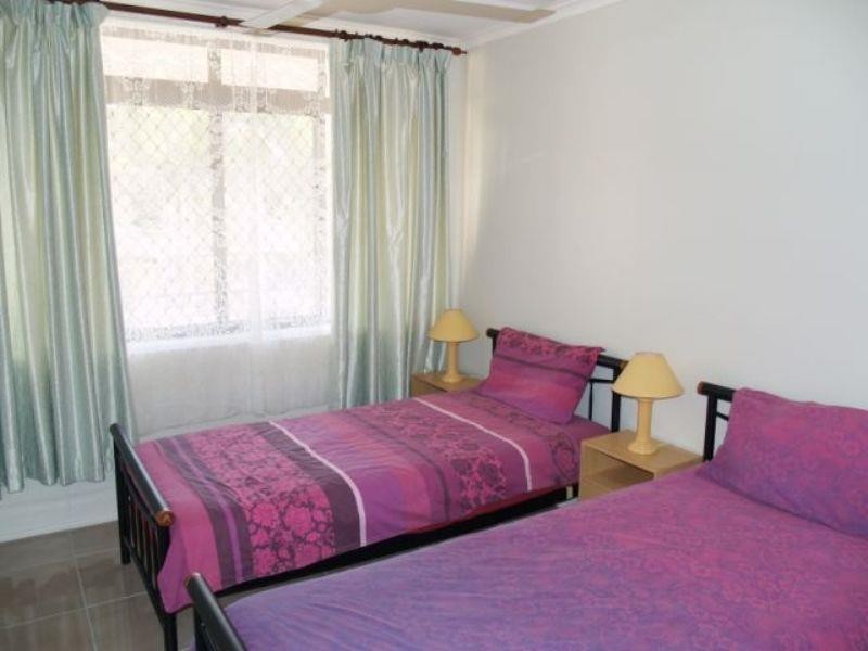 19 Leonard Avenue, Surfers Paradise QLD 4217