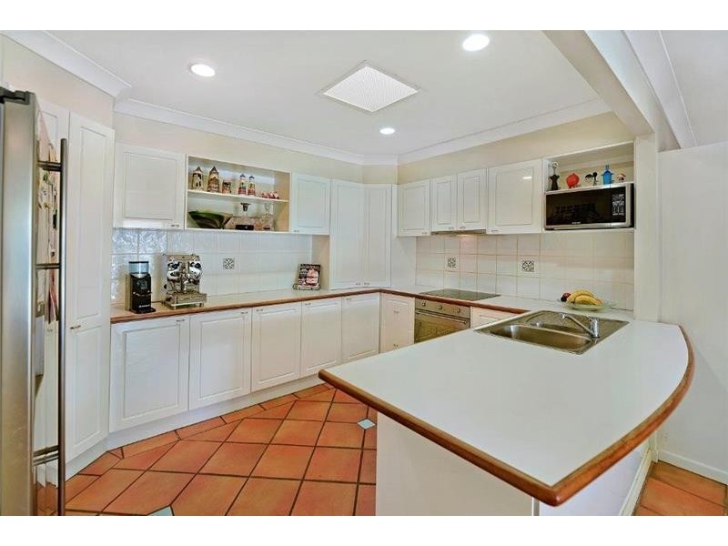 45 Amalfi Drive, Isle Of Capri QLD 4217