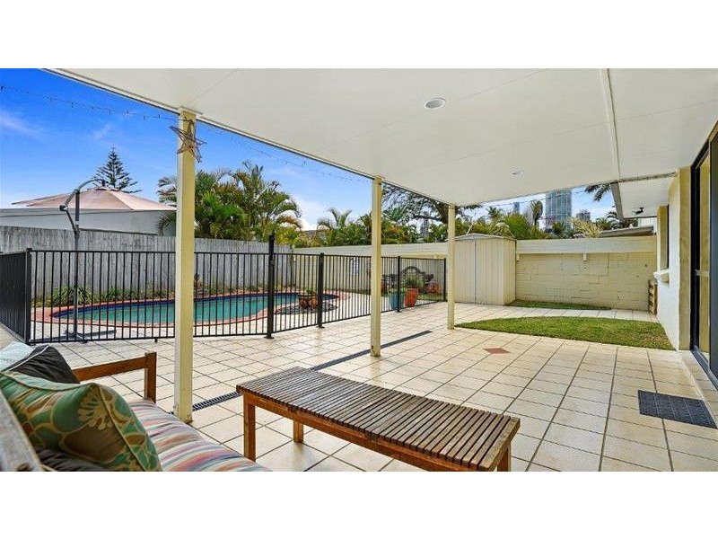 45 Amalfi Drive, Isle Of Capri QLD 4217