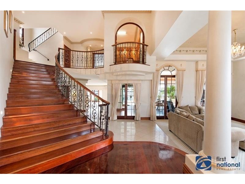 74 Admiralty Drive, Paradise Waters QLD 4217