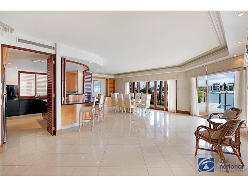 74 Admiralty Drive, Paradise Waters QLD 4217