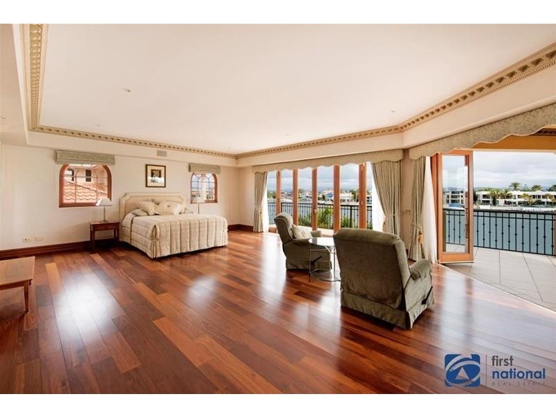 74 Admiralty Drive, Paradise Waters QLD 4217