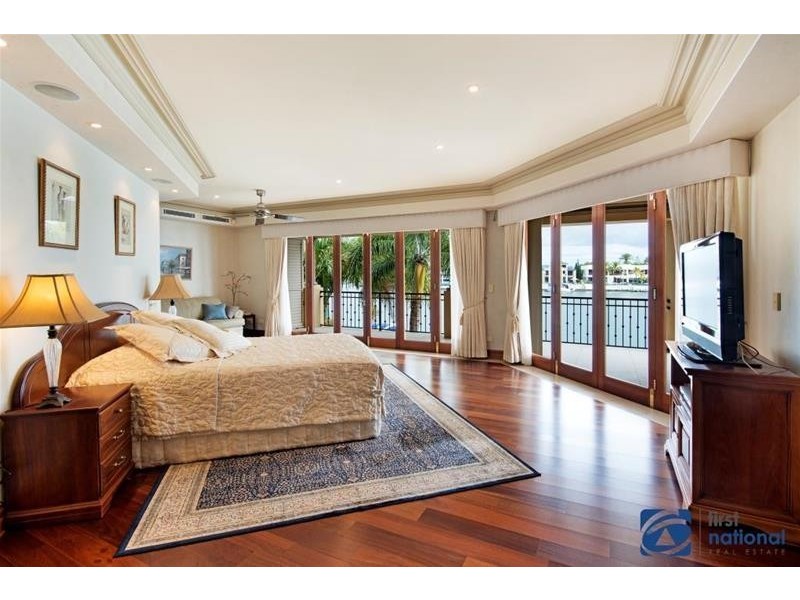 74 Admiralty Drive, Paradise Waters QLD 4217