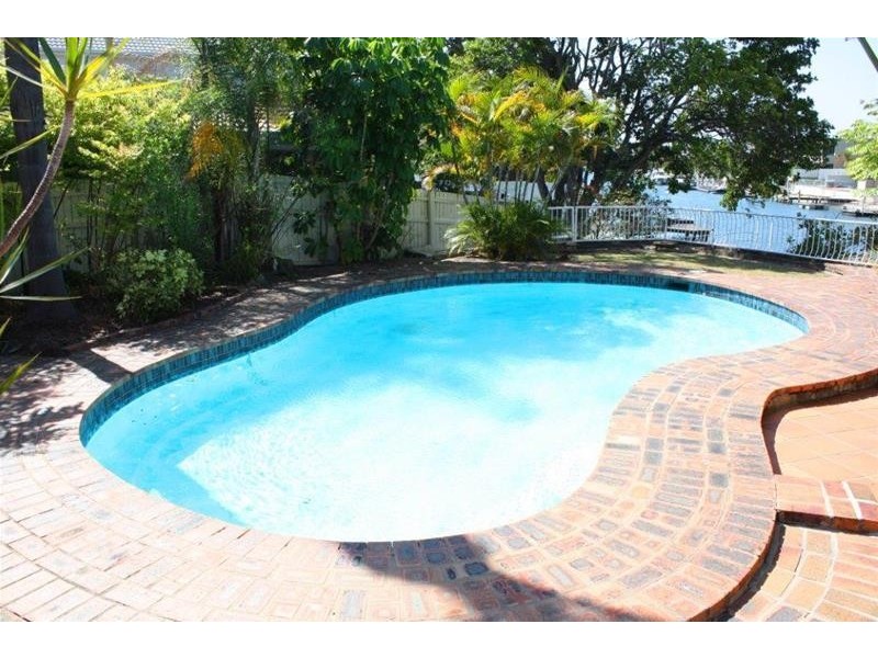 3 The Lido, Isle Of Capri QLD 4217
